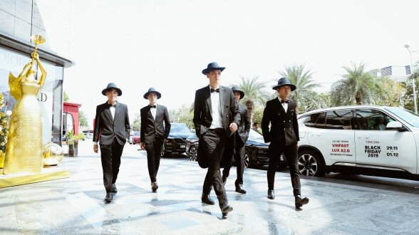 Gặp gỡ Sứ giả Trăng Đen - Các buổi tối trên Fanpage Vincom